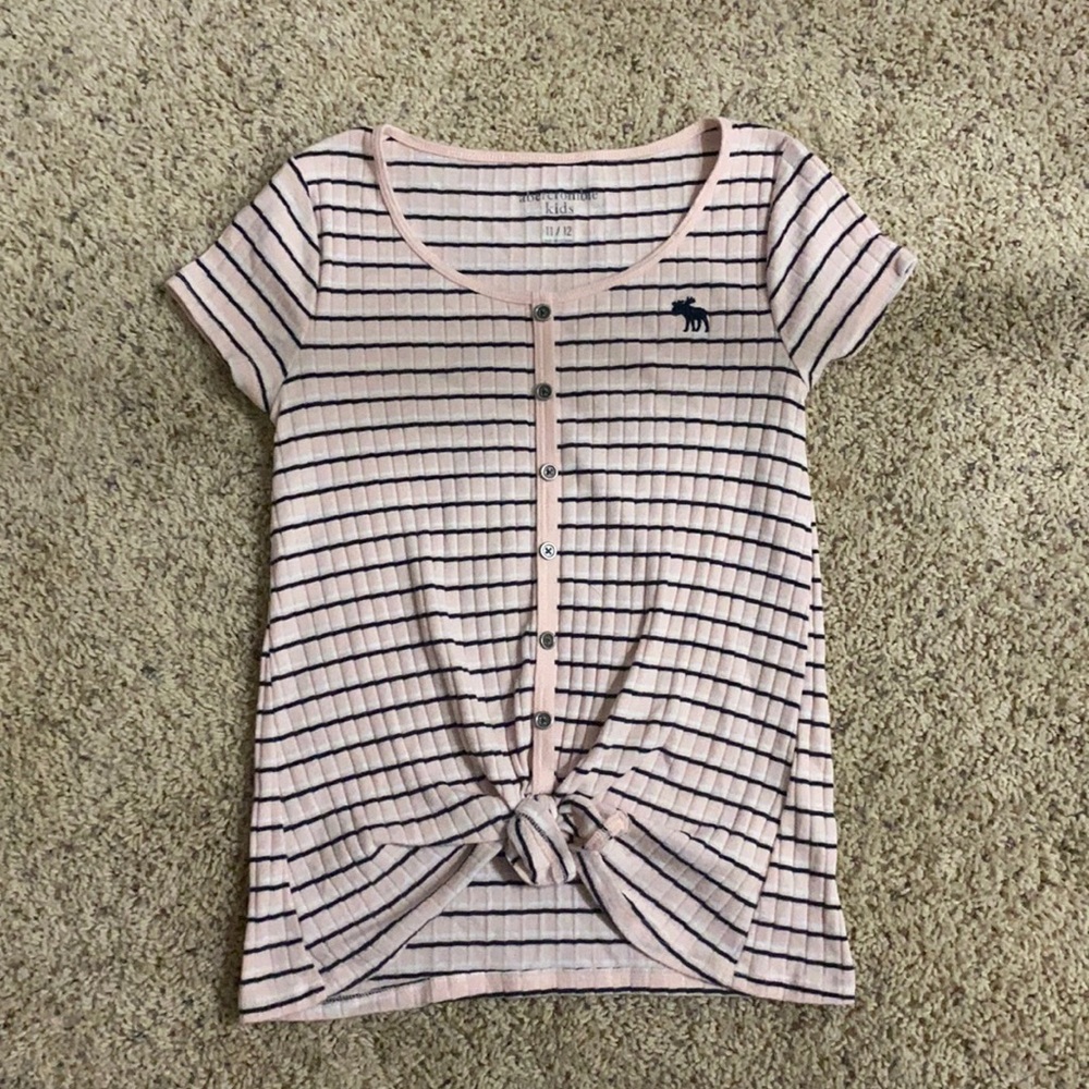 ABERCROMBRE KIDS SHIRT SIZE 11-12💘